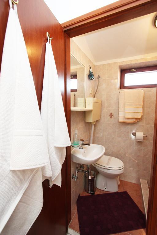 Family Friendly Apartments Pula Phòng bức ảnh