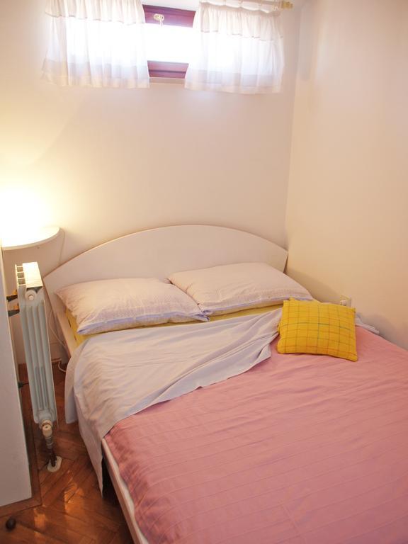 Family Friendly Apartments Pula Phòng bức ảnh